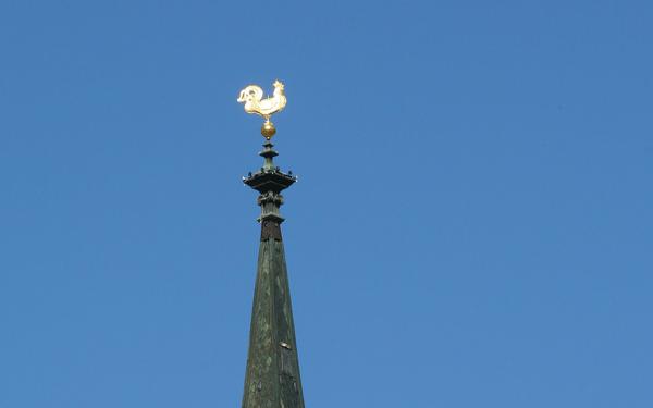 Hahn auf dem Kirchturm