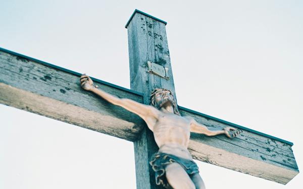 Was hat es mit dem Messias auf sich, der auf so vielen Kreuzen dargestellt wird?
