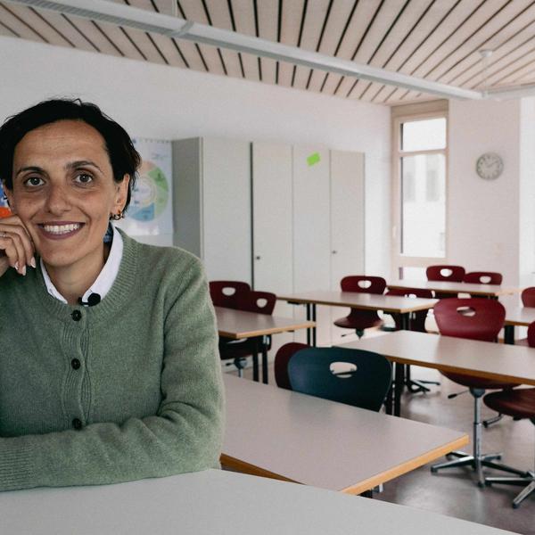 Anna Shammas im Klassenzimmer